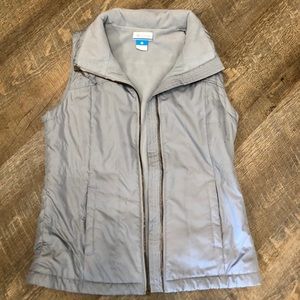 Columbia vest